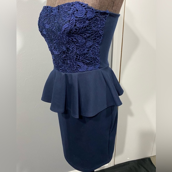 Aqua peplum dress, lace detail - Picture 2 of 13